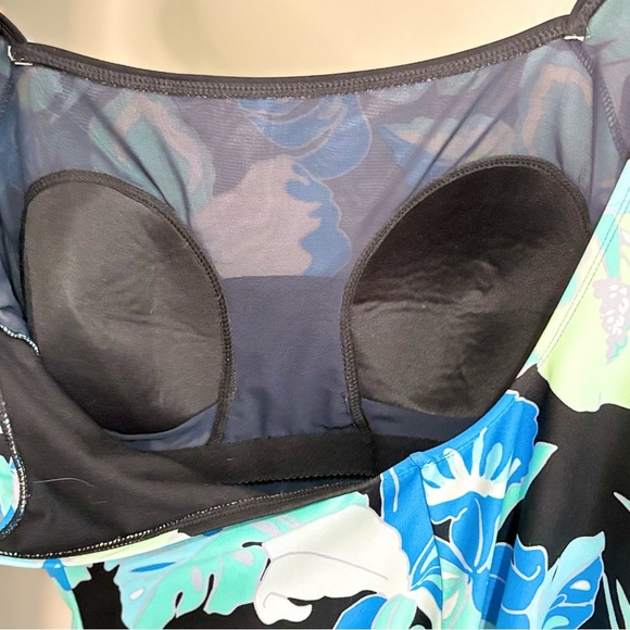 3/$10⚡️Black & Blue Tropical Floral One Piece Swimsuit Plus Size - Picture 13 of 13